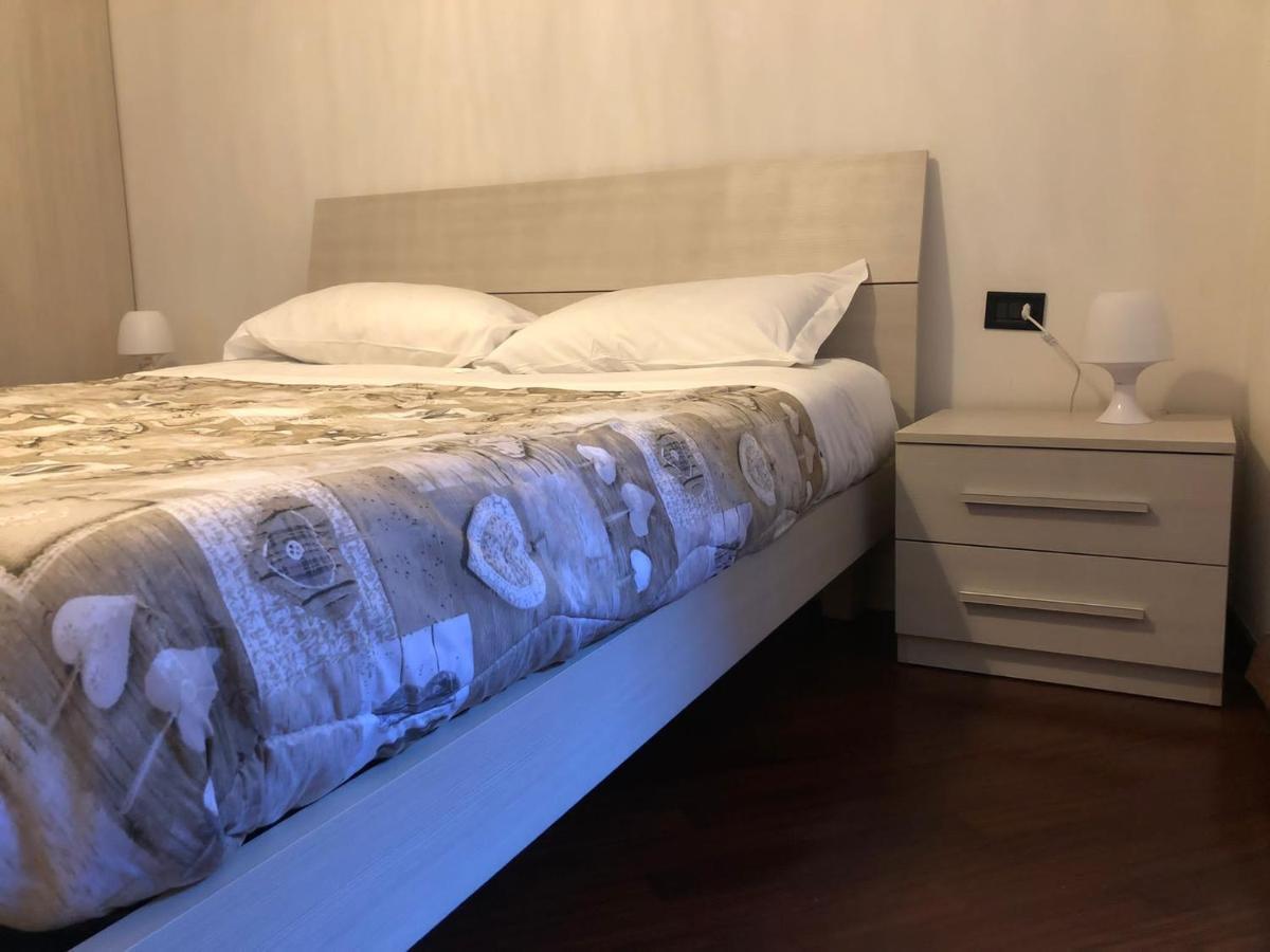 Il Caravaggio Guest House กราสซอบบิโอ ภายนอก รูปภาพ