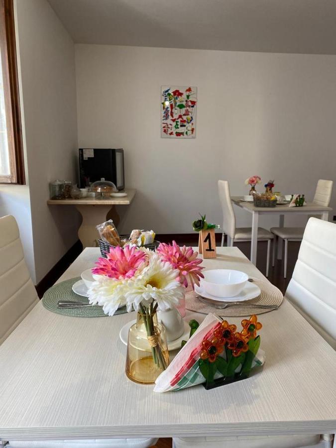Il Caravaggio Guest House กราสซอบบิโอ ภายนอก รูปภาพ