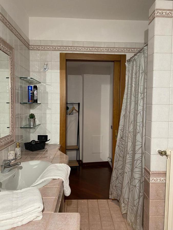 Il Caravaggio Guest House กราสซอบบิโอ ภายนอก รูปภาพ